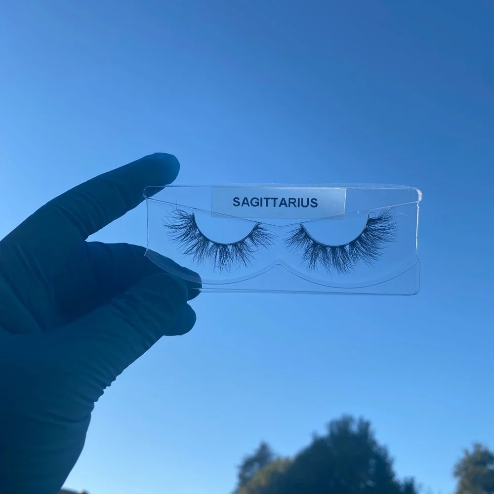 Lashes - Picture 4 of 10